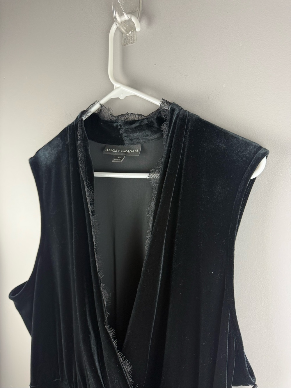 Ashley Graham Women’s Black Velvet Sleeveless MIDI Wrap Dress SZ 1X New Lace